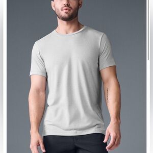 Alo Triumph Tee - Athletic Heather Grey